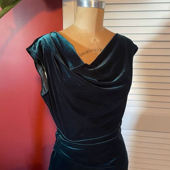 JESSICA HOWARD | velvety dark green dress 8 - Picture 2 of 10